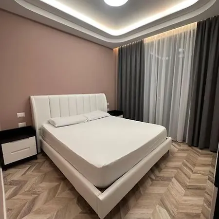 Villa Cd Golem (Tirana)