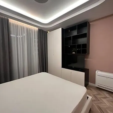 Villa Cd Golem (Tirana)